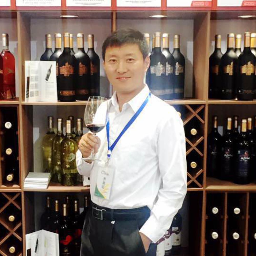 Liang Hong